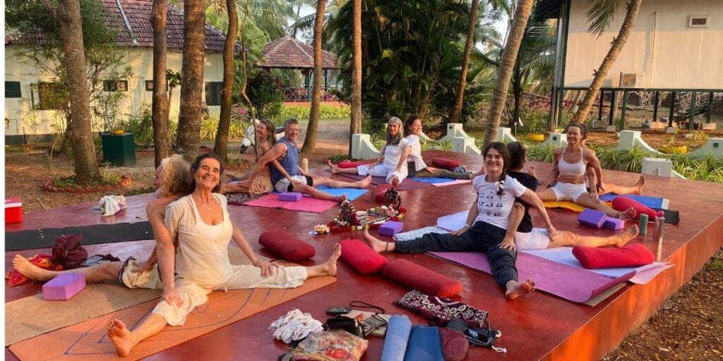 partner yoga group